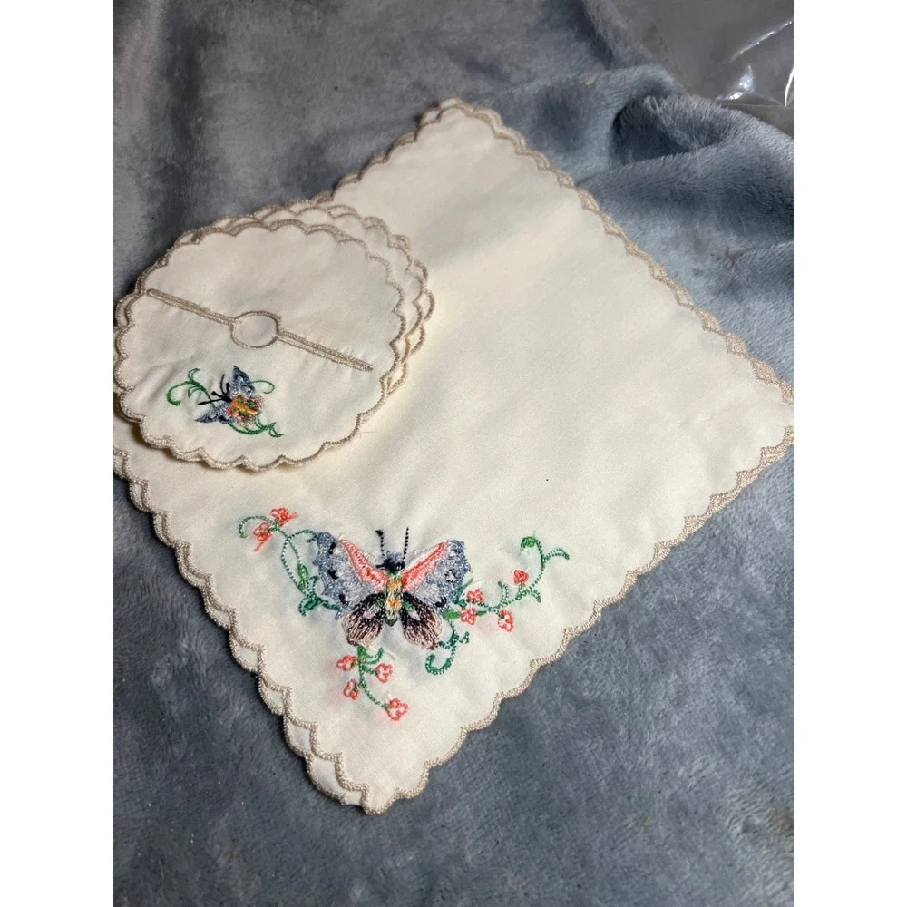 Vintage Peacock Embroidered Napkins Butterflies Set 6 & wine‎ 8x8 Scalloped NOS